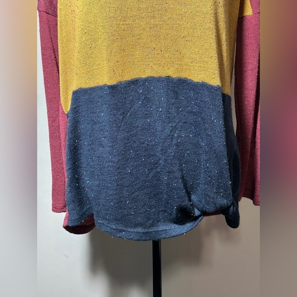ODDY Colorblock Long Sleeve Top with small knot Size 1X - Picture 2 of 7